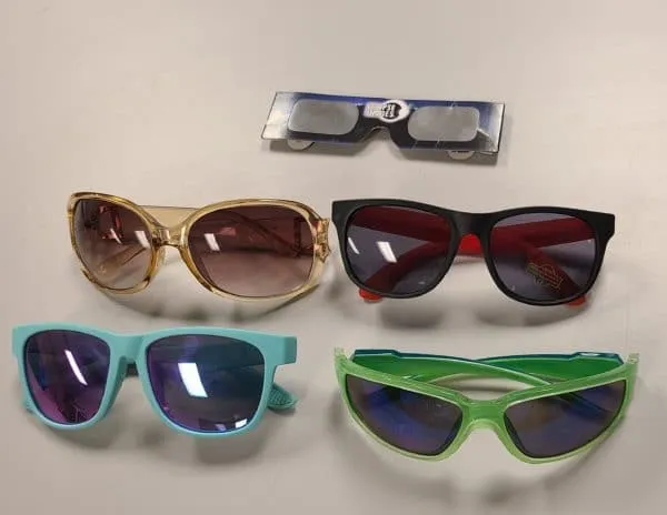 太陽(yáng)鏡的透射光譜測(cè)量